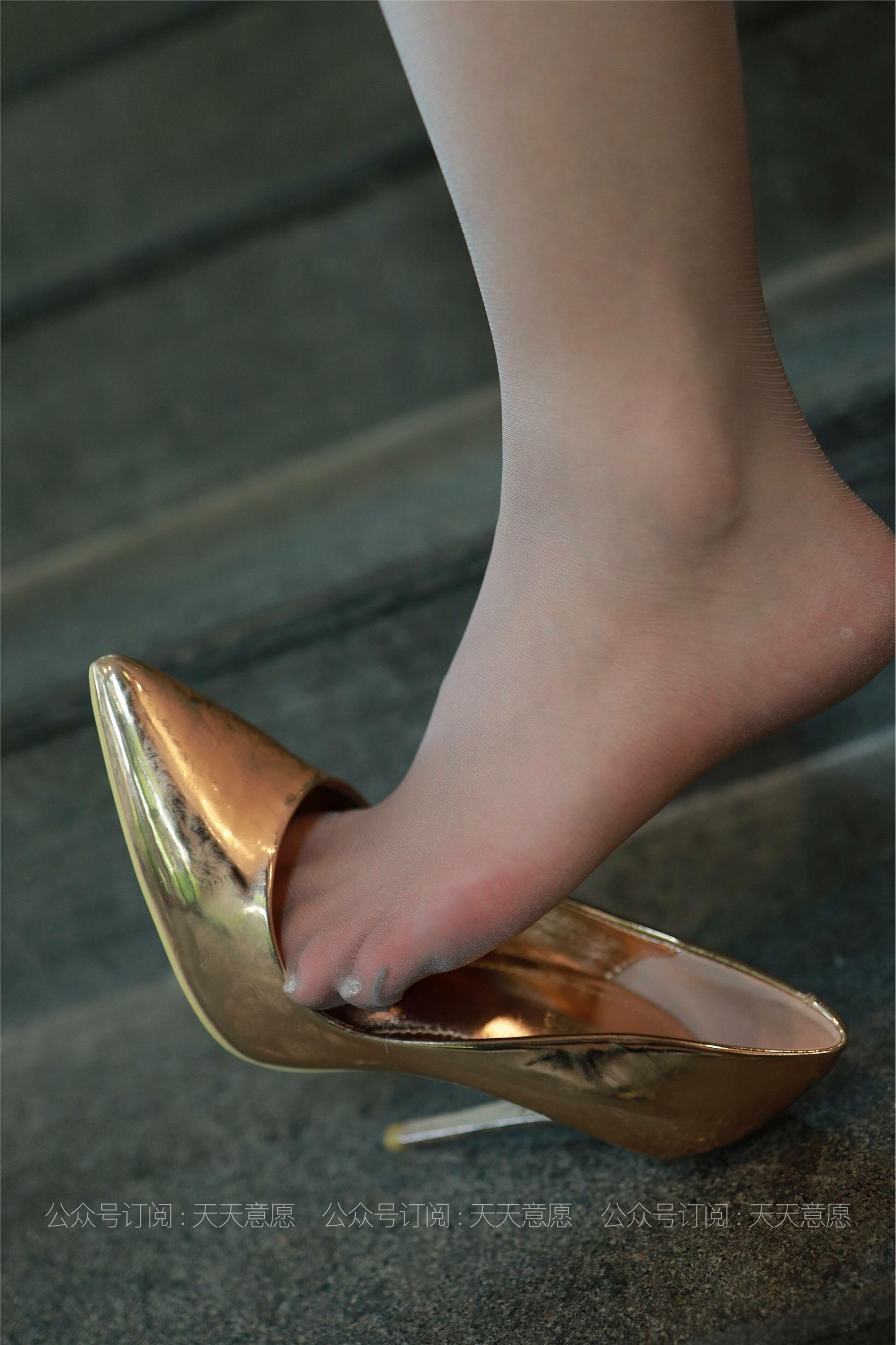 IESS异思趣向 - 模特：秋秋《蛋黄的长裙》